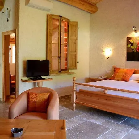L' Escapade & Restaurant Hotel Le Pradet