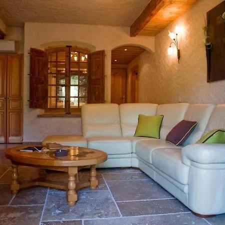 Hotel L' Escapade & Restaurant 3*