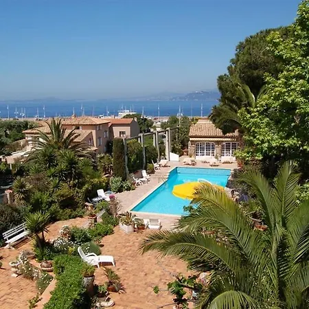 L' Escapade & Restaurant Hotel 3*