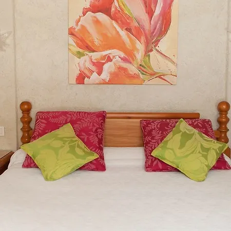 L' Escapade & Restaurant Hotel 3*