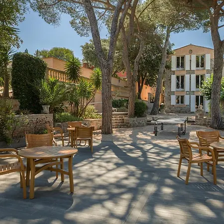 Hotel L' Escapade & Restaurant Le Pradet