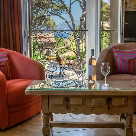 Hotel L' Escapade & Restaurant